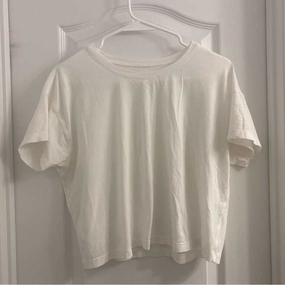 lululemon athletica Tops - Lululemon cropped T-shirt
